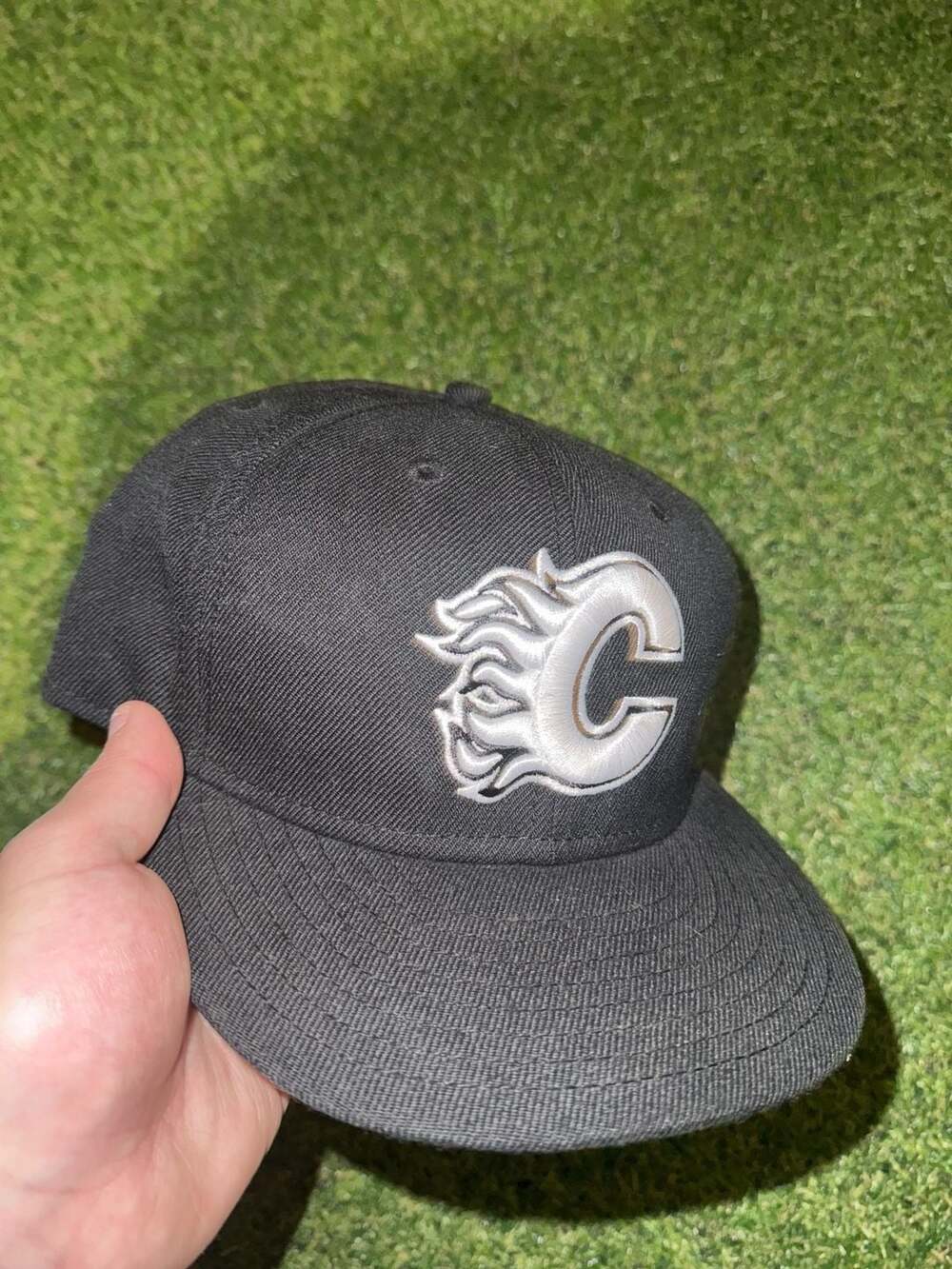 Calgary Flames Hat fitted 7 5/8